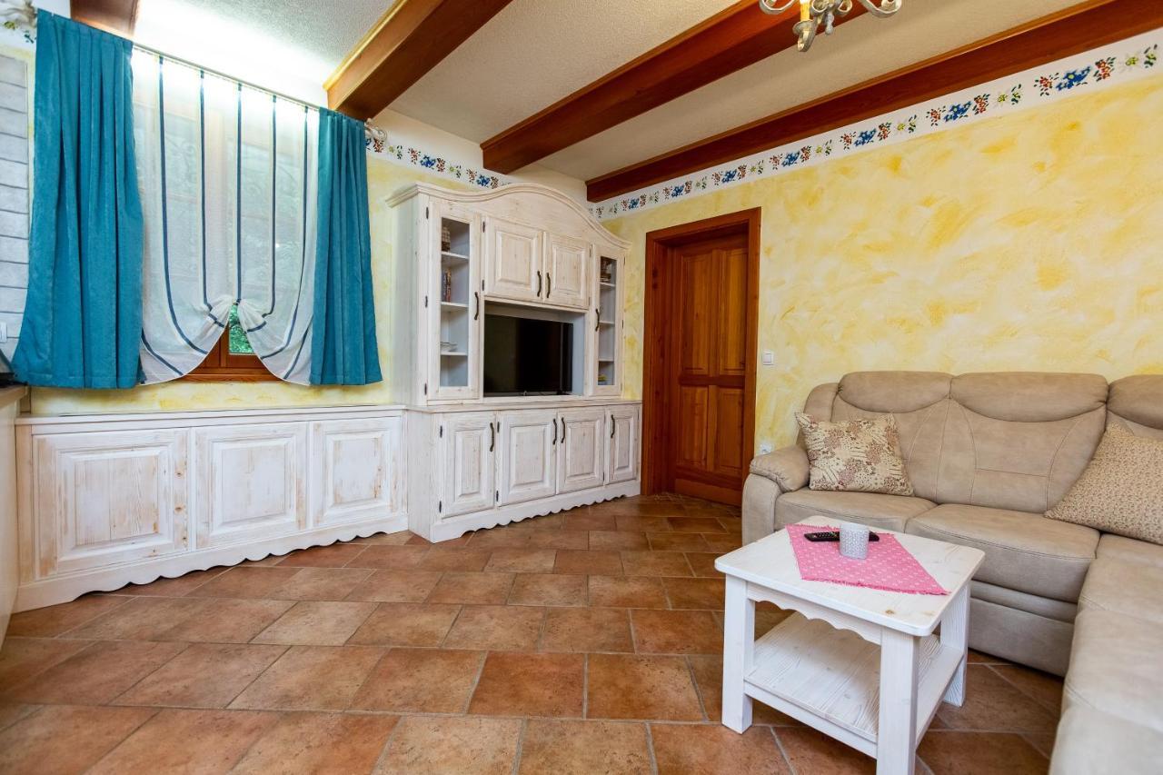 Apartment Pod Skalco Jesenice Luaran gambar